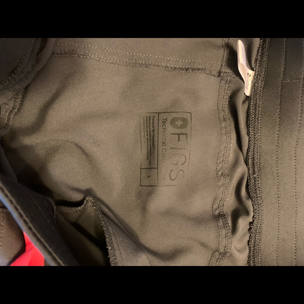 FIGS! Size L. Worn twice. Beautiful popular color!